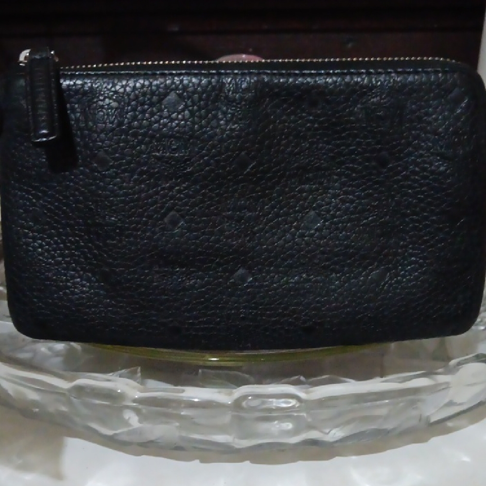 MCM Black Pebbled Leather Men's Wallet Monogrammed w Belt Loops EUC